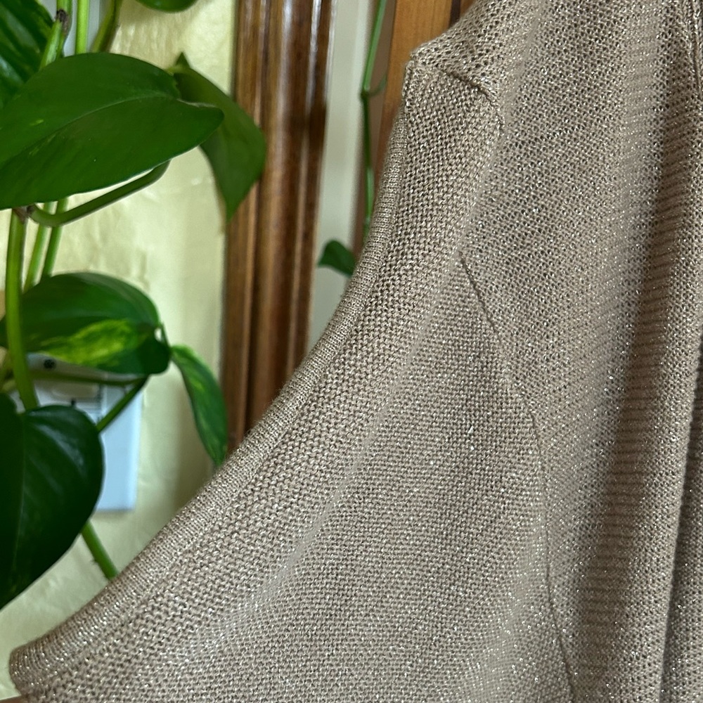 Jennifer Lopez Sweater shrug - Picture 3 of 5
